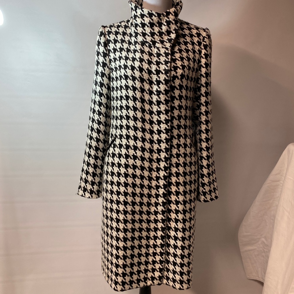 White House Black Market Houndstooth Coat